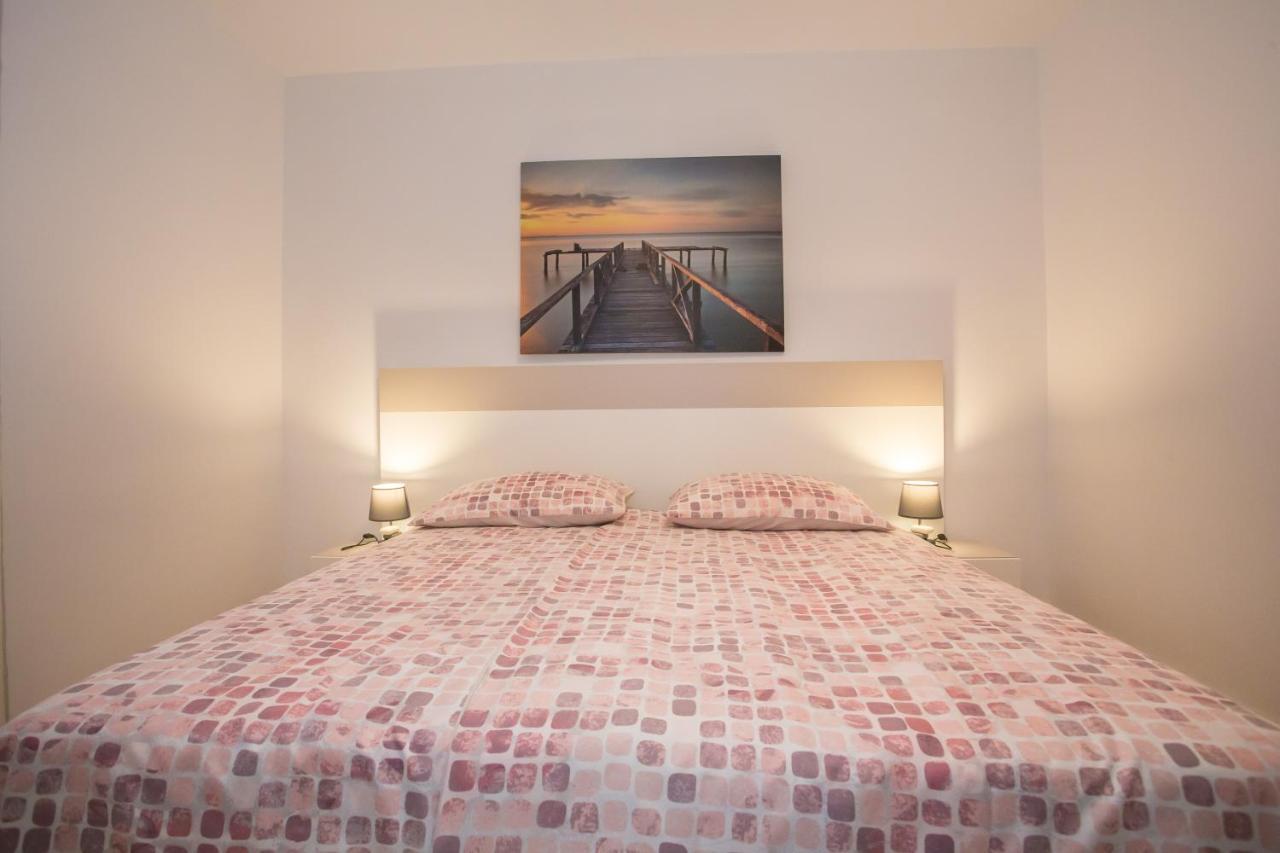 Apartment Ivan 2 Funtana Bagian luar foto