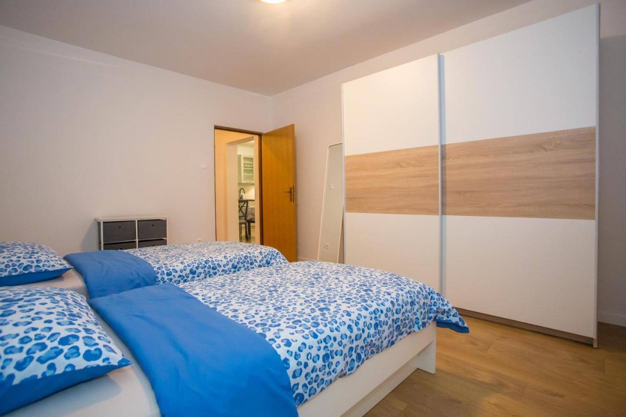 Apartment Ivan 2 Funtana Bagian luar foto