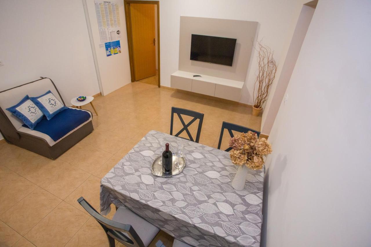Apartment Ivan 2 Funtana Bagian luar foto