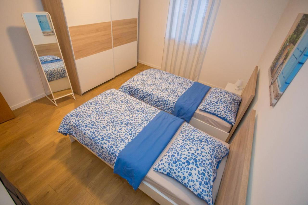 Apartment Ivan 2 Funtana Bagian luar foto