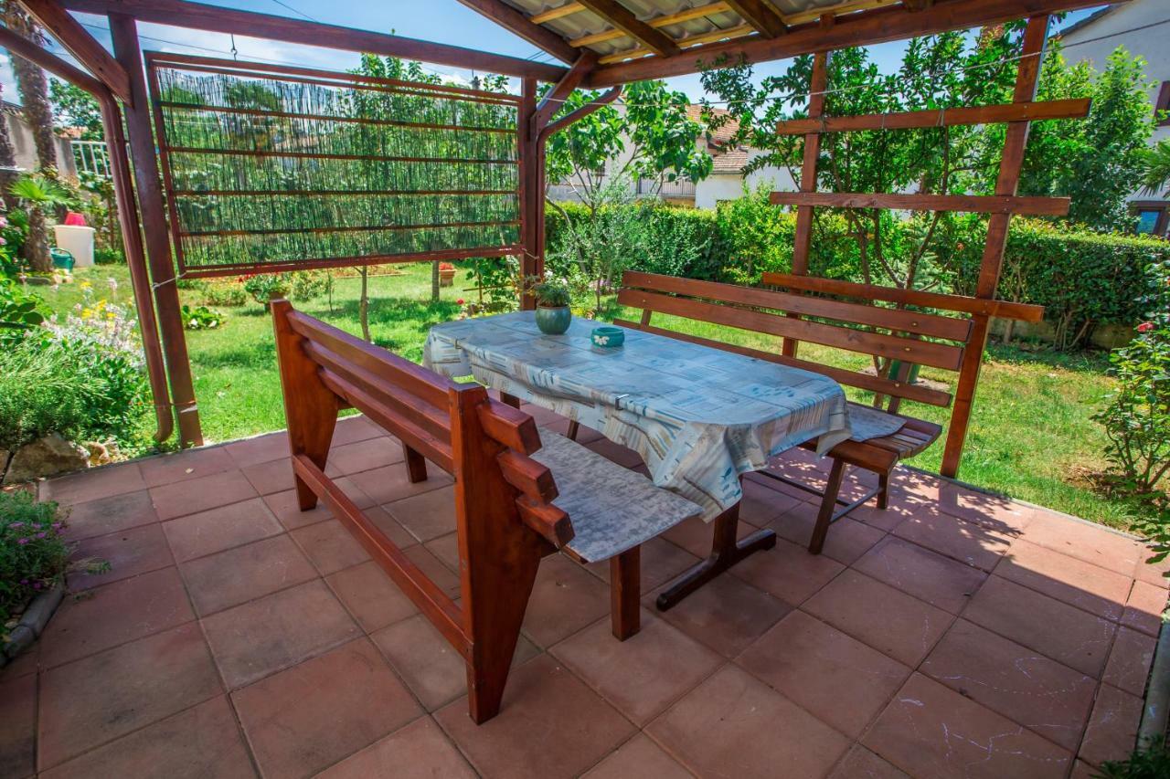 Apartment Ivan 2 Funtana Bagian luar foto